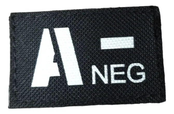 [DI0030213NBLAPO] Distintivo Laser Cut Grupo Sanguíneo (Negro, Blanco, A+)